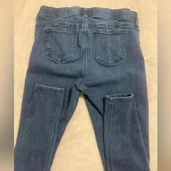 Torrid Premium Bombshell Skinny Jeans. Stretchy Gap proof elastic waistband 12R - Picture 6 of 7